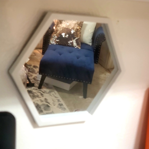 1 Set of 2 Hexagon Shaped Mirrors with White Frame - Picture 3 of 9